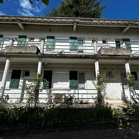 Avec Jardin Commun Et Wifi Proche Centre-ville Et Thermes - Fr-1-541-120 * La Roche-Posay